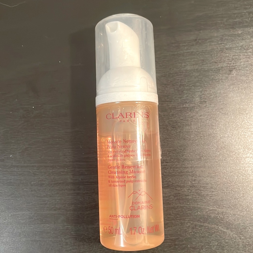 Clarins gentle renewal cleansing mousse Free shipping! 1.7oz
